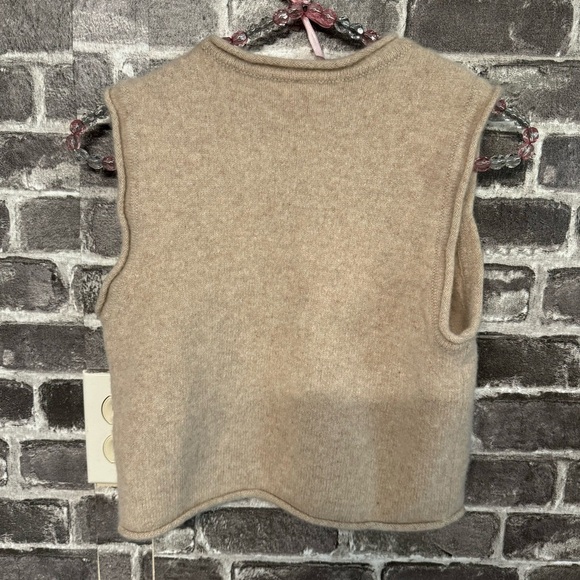 Aritzia The Group Babaton Ellipsis 100% Cashmere Tank Sweater Vest tan - Picture 7 of 7